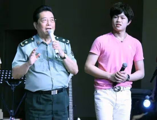 李雙江老淚縱橫：2023是最後一個沒有兒子陪伴的春節，他快回來了
