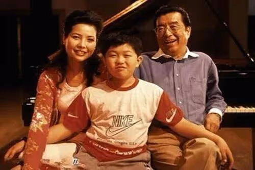 李雙江老淚縱橫：2023是最後一個沒有兒子陪伴的春節，他快回來了
