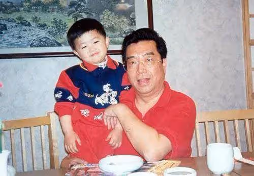 李雙江老淚縱橫：2023是最後一個沒有兒子陪伴的春節，他快回來了