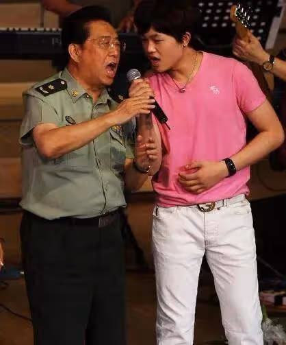 李雙江老淚縱橫：2023是最後一個沒有兒子陪伴的春節，他快回來了