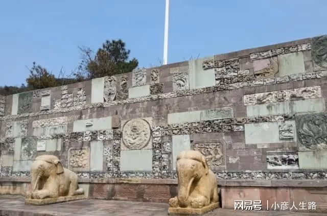 寧波另類公園盡顯南宋文化,和兵馬俑齊名,但氣氛陰森遊客頗少