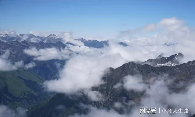 四川西北部有一個冰川,形成上億年90年代才被日本科學家發現