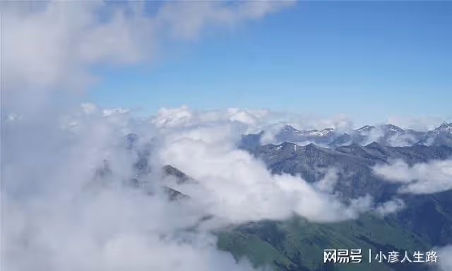 四川西北部有一個冰川,形成上億年90年代才被日本科學家發現
