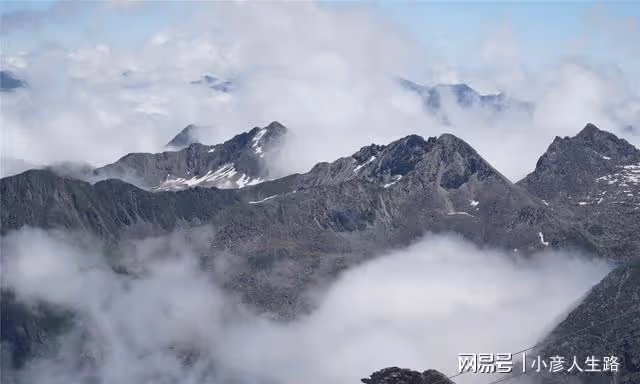 四川西北部有一個冰川,形成上億年90年代才被日本科學家發現