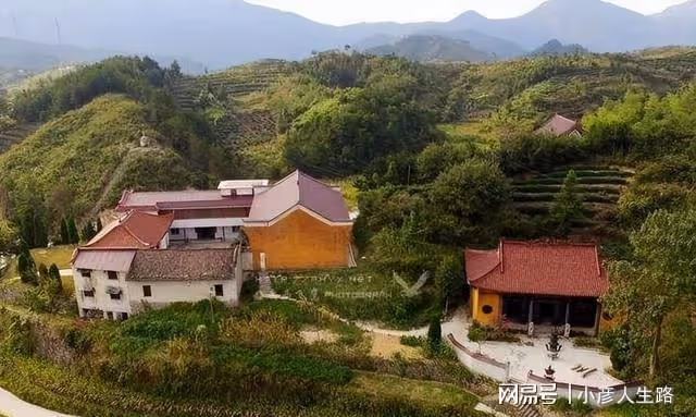 湖南古寨里驚現數百年不腐的神秘乾屍,甚至被當地稱為大仙供奉