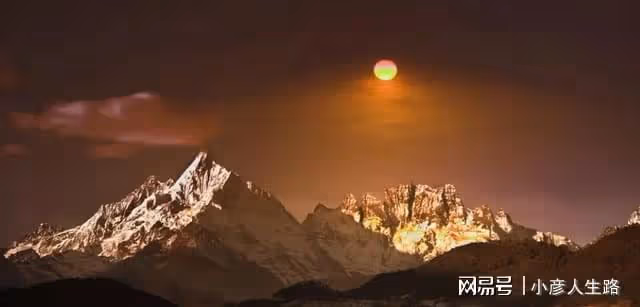 神秘的梅里雪山,科考隊遭遇雪球襲擊,同時加速衰老卻無法解釋