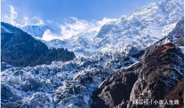 神秘的梅里雪山，科考隊遭遇雪球襲擊，同時加速衰老卻無法解釋
