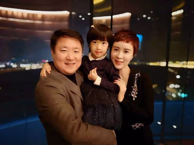 4位影視公司老闆娘的上位史：到底是真心相愛，還是手段過人？