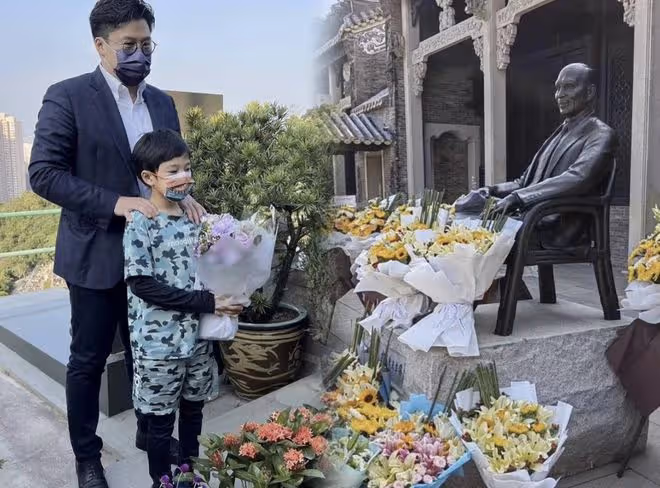 霍啟剛攜郭晶晶送新年祝福，戴婚戒恩愛出鏡，被贊長了國泰民安臉