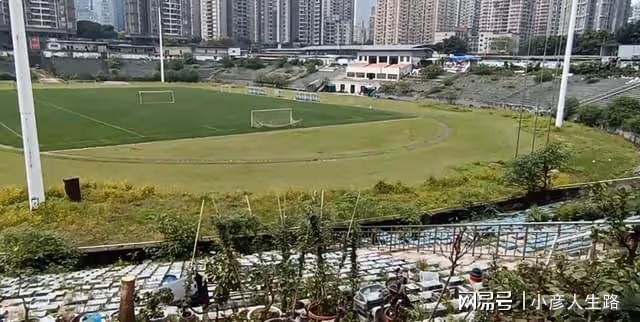 江北委屈的地標建築,從繁榮到沒落只用20年,為何有人反對開發它