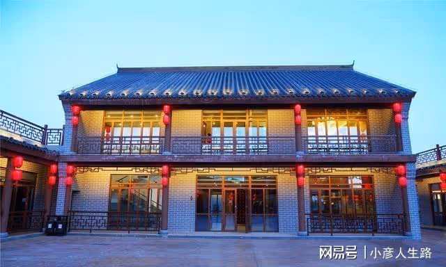 河北有個最佳旅遊小鎮，吃一份正宗的滿族八大碗只要168元
