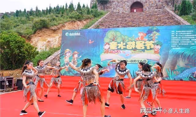 鄭州大峽谷深處有野人出沒,在100米高的空中玩劈腿