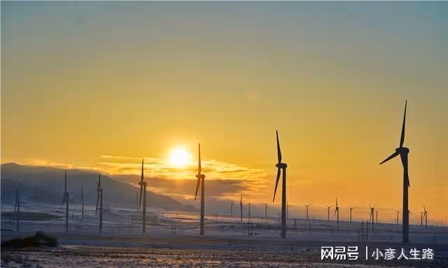 歐亞大陸距離海洋最遠的地方，位於新疆，現成網紅景點