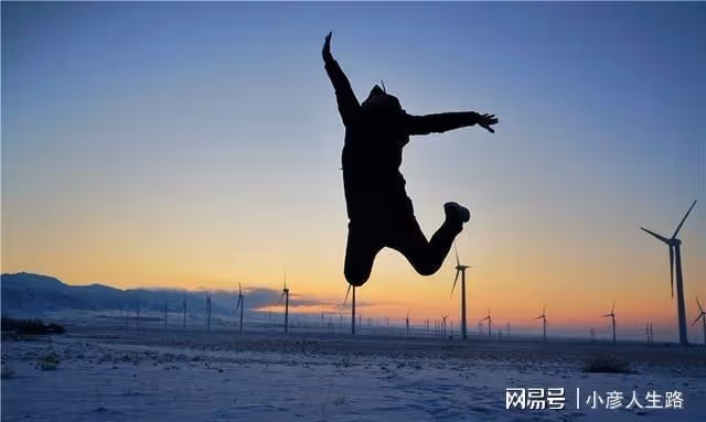 歐亞大陸距離海洋最遠的地方，位於新疆，現成網紅景點