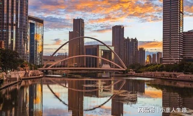 國內經濟發達的8個城市,成都第八,杭州第六,那麼第一是誰