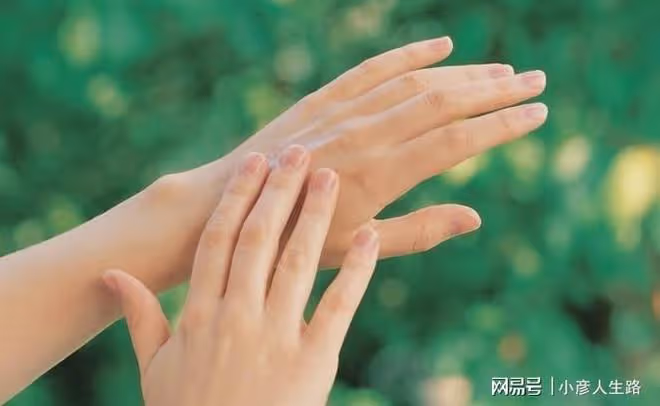 到底是夫妻之間親,還是兄弟姐妹之間親?