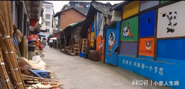 四川蒲江縣樸素的老街道,乾淨整潔很有韻味,大街小巷充滿煙火氣
