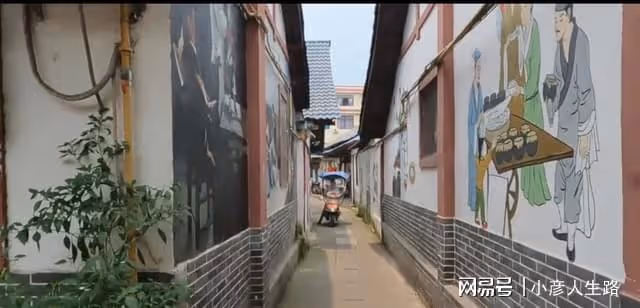四川蒲江縣樸素的老街道,乾淨整潔很有韻味,大街小巷充滿煙火氣