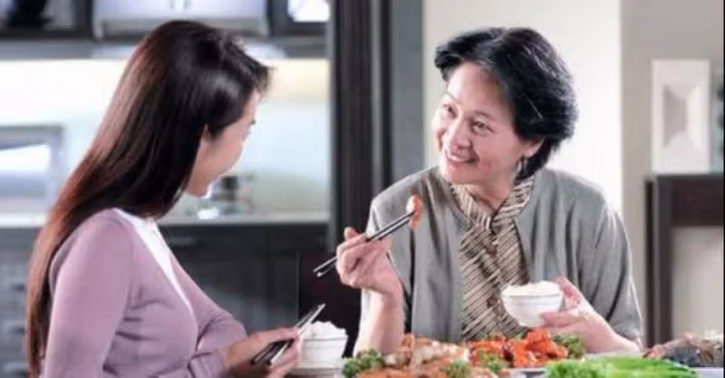 「婆婆，小姑送你的手機，你給我幹嘛」「兒媳，你去幫我退掉吧」