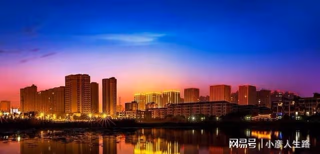 這對「雙胞胎」省,不但版圖「長得像」,地貌風物也如出一轍