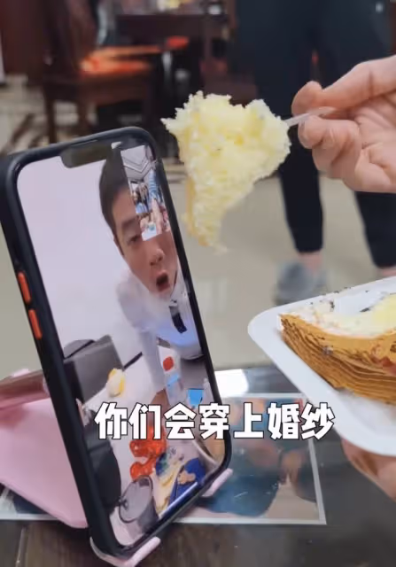楊雲罕曬孕期照，為雙胞胎女兒慶生，楊陽洋承諾會保護妹妹有擔當