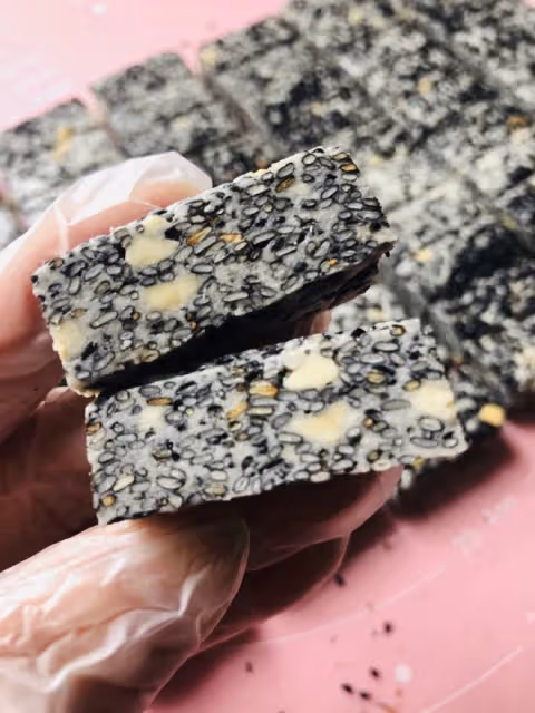芝麻（花生）牛扎糖