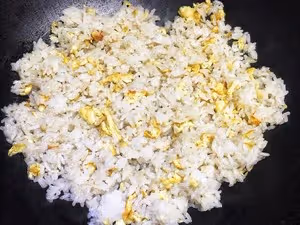 最簡蛋炒飯，復古味道蛋炒飯香氣十足媽媽味