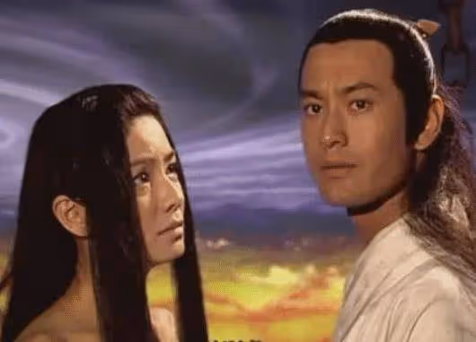胡可首次回應和黃曉明戀情，說起來委屈到哽咽，沙溢的盡顯高情商