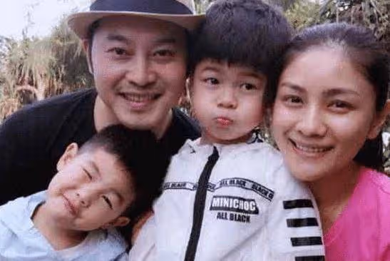 胡可首次回應和黃曉明戀情，說起來委屈到哽咽，沙溢的盡顯高情商
