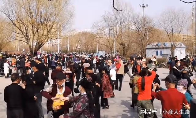 遼寧瀋陽：仙女湖公園被網紅大面積占領，擾民阻礙交通，你怎麼看