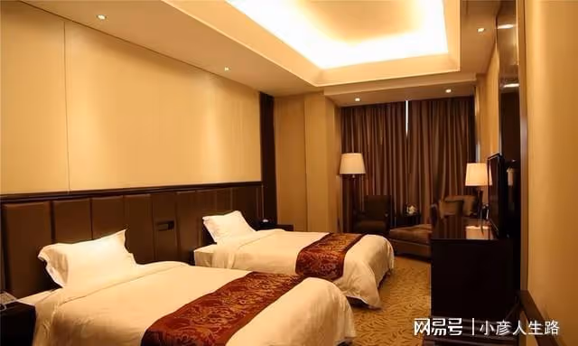 在外旅遊,男女「拼房住」真的靠譜嗎?有人說出真實經歷,很現實