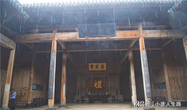 解密安徽皖南神秘古村,36眼井72條巷布局如迷宮,周潤發專程來此