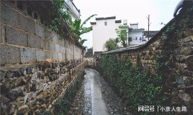 解密安徽皖南神秘古村,36眼井72條巷布局如迷宮,周潤發專程來此