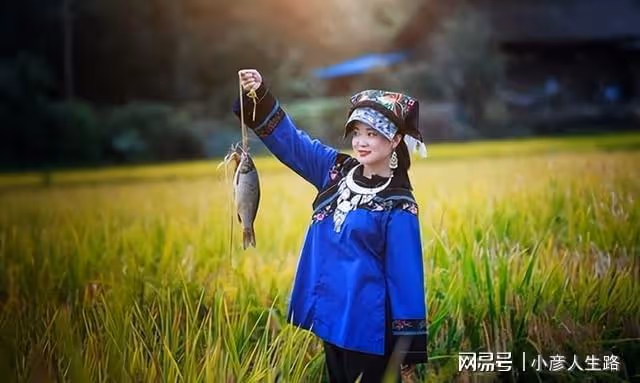 苗寨里的銀飾精緻又便宜,導遊卻勸遊客別買?其中又有什麼乾坤