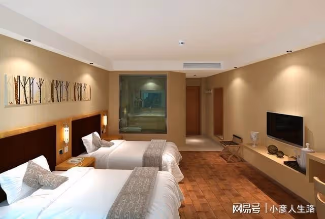 入住酒店的情侶，為什麼最好先拔掉電視機的插頭？保潔阿姨這樣說