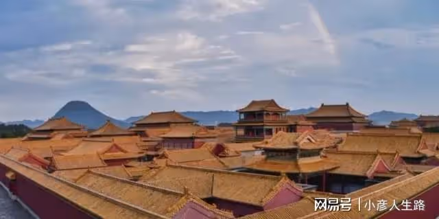 炸平13座大山只為仿造故宮,這座「山寨景區」,讓遊客讚嘆不止