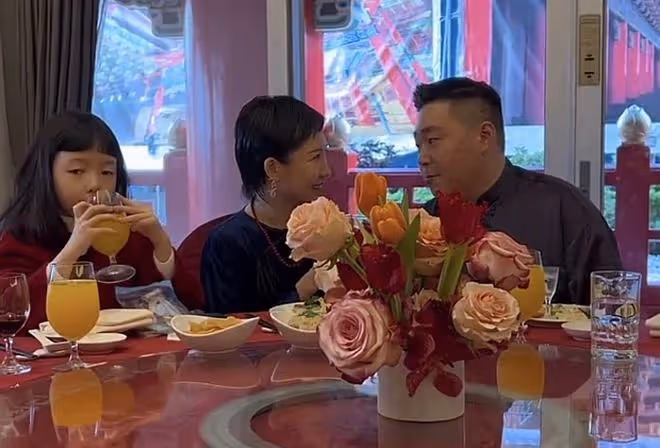 郝劭文回台辦婚禮，與二婚妻子穿著樸素，席開5桌宴請李立群等人