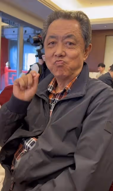 郝劭文回台辦婚禮，與二婚妻子穿著樸素，席開5桌宴請李立群等人