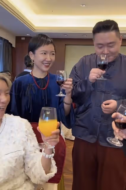 郝劭文回台辦婚禮，與二婚妻子穿著樸素，席開5桌宴請李立群等人