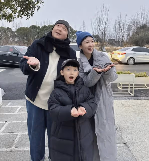郝劭文回台辦婚禮，與二婚妻子穿著樸素，席開5桌宴請李立群等人
