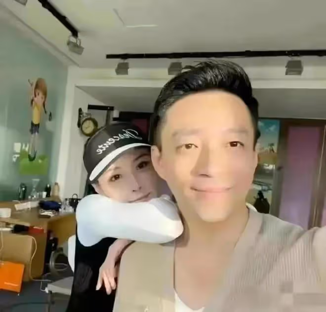 張穎穎與汪小菲和好，雙方團聚過年旅遊，男方忽視母親張蘭的感受