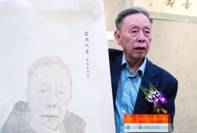 86歲相聲大師擺攤寫琿春免費送路人，3個月痛失5位好友表現堅強