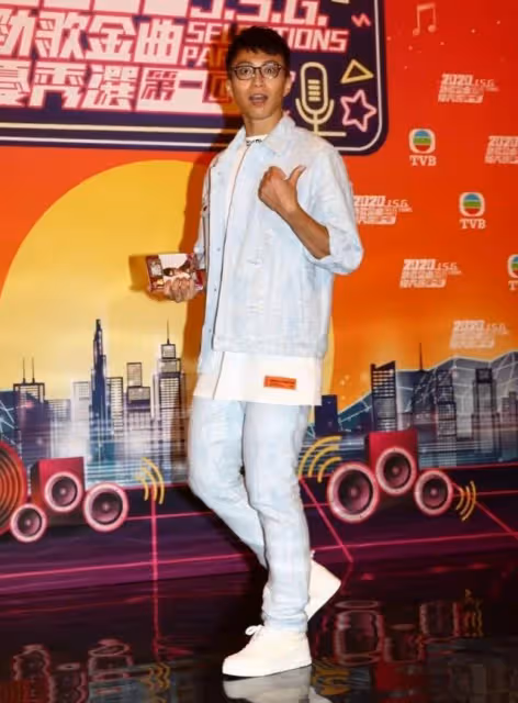 承認離巢TVB！港知名歌手重心內地發展，稱收入增加眼界也開闊了