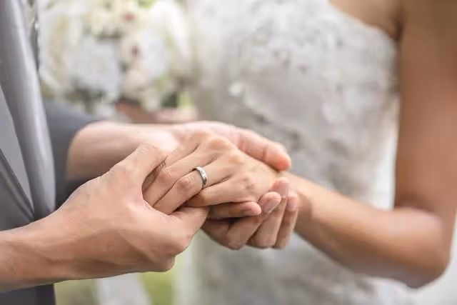 「我媽好心來幫忙帶孩子,你還不領情」,丈夫:你媽再不走,我走
