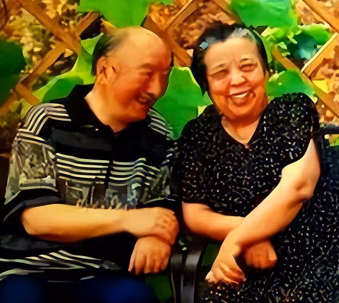 陳佩斯失去母親後首更視頻，藏起悲痛，攜兒子陳大愚送新春祝福