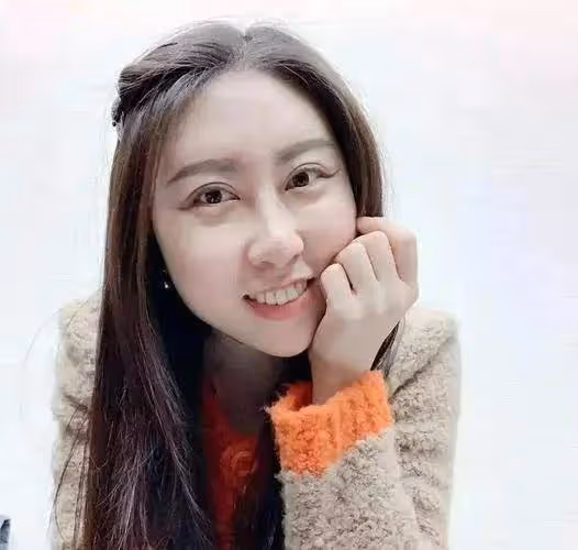 賈淺淺詩歌進初中試卷引爭議：她寫的詩有美感有啟迪性嗎？