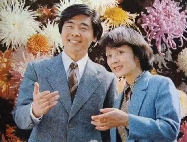 謝莉斯病逝沒幾天，老搭檔王潔實就直播唱歌，參加活動時開懷大笑