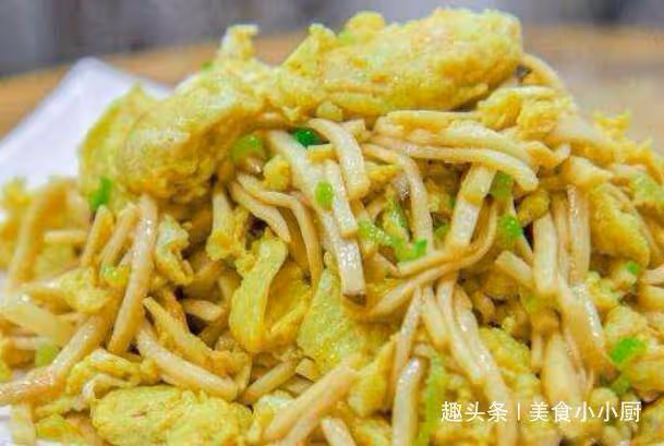 雞蛋不要再炒柿子了，用「它」搭配更香更鮮美，鮮嫩多汁又營養