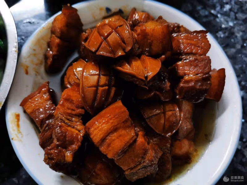鮑魚燜肉的做法