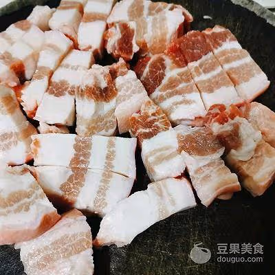 鮑魚燜肉的做法